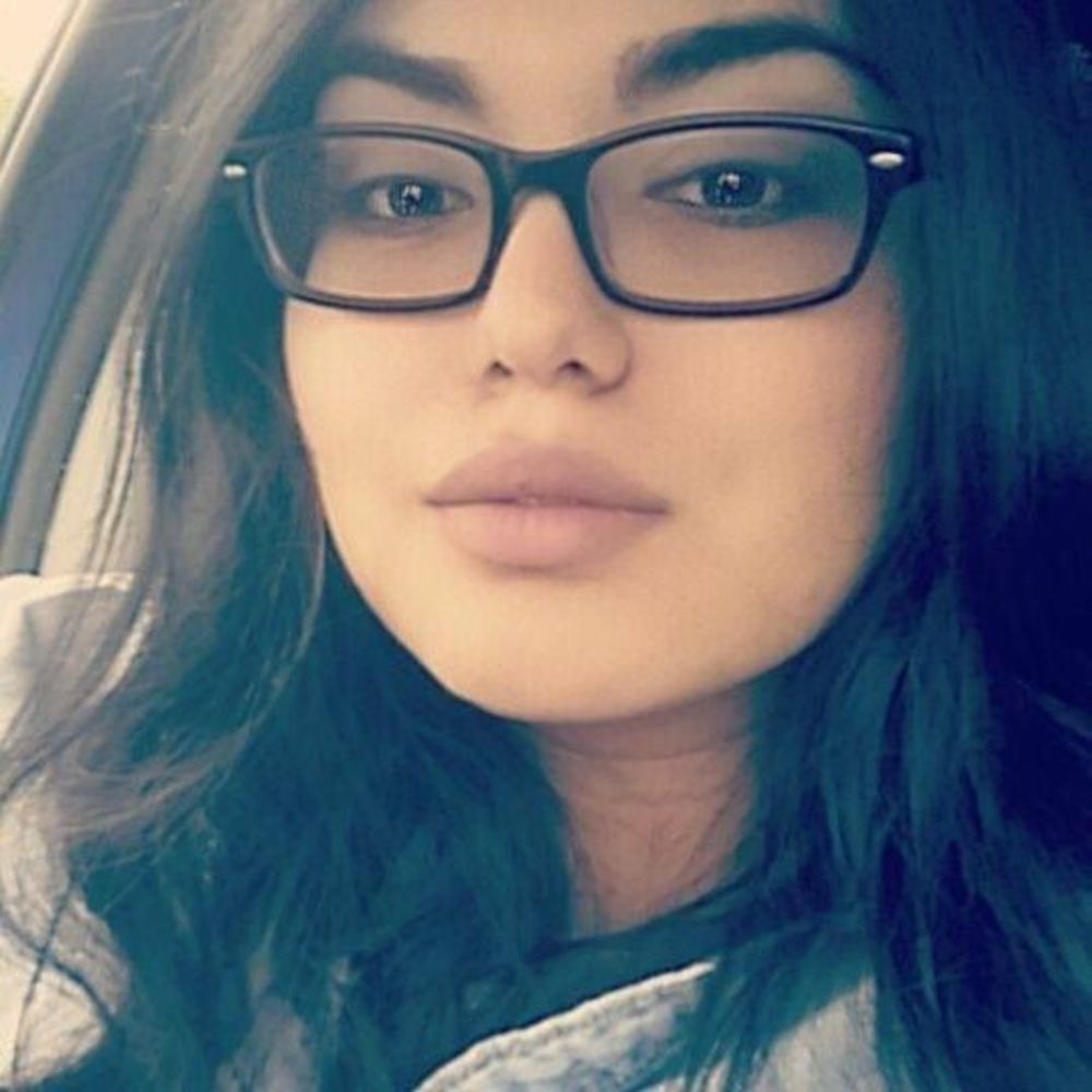 Meet your Posher, Monica